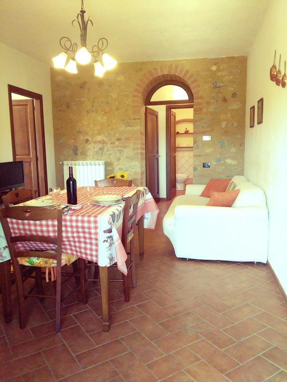 Affittacamere Casa ai Carfini Poggibonsi Esterno foto